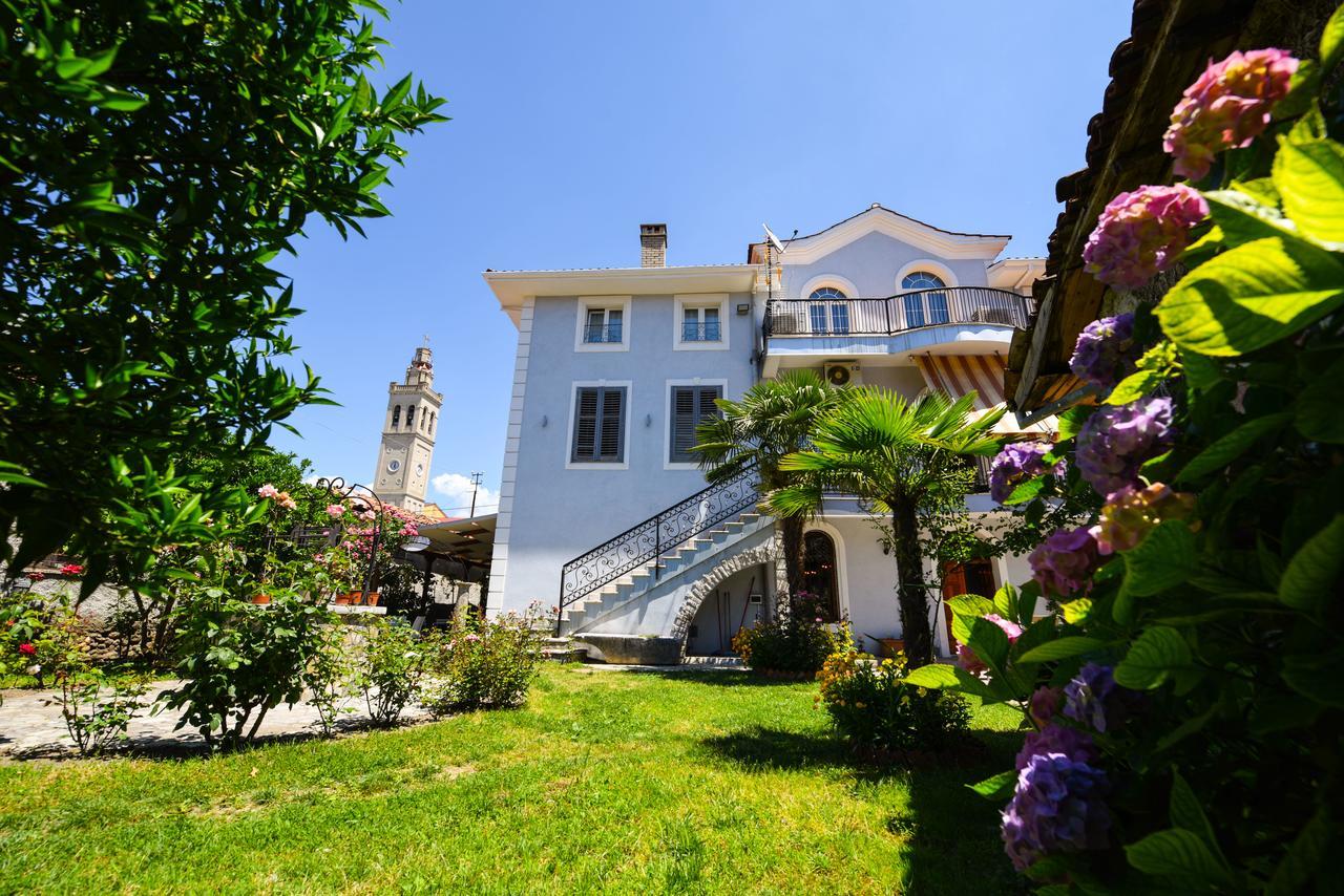 Rose Garden Hotel Shkodër エクステリア 写真