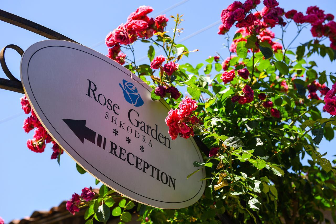 Rose Garden Hotel Shkodër エクステリア 写真